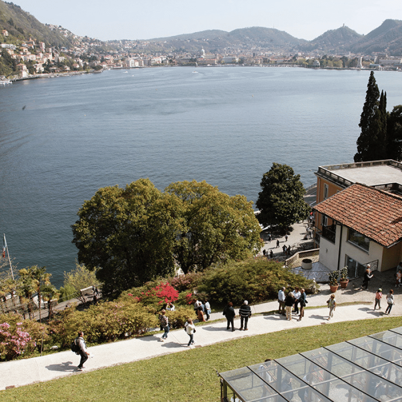 Immagine che ritrae Villa Sucota, una delle location di FuoriConcorso 2025 in cui saranno presenti i simulatori di guida professionale di Wave Italy. Image depicting Villa Sucota, one of the locations of FuoriConcorso 2025 where Wave Italy's professional driving simulators will be present.